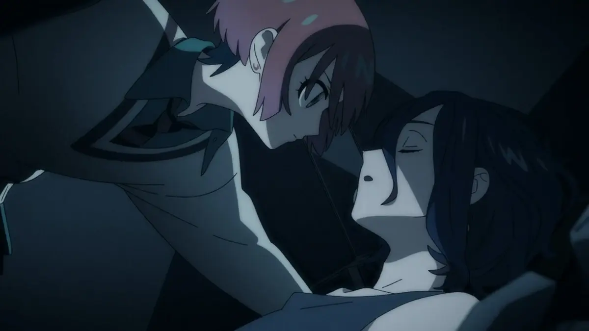 Image of Machu looking at Shuji while he was sleeping.